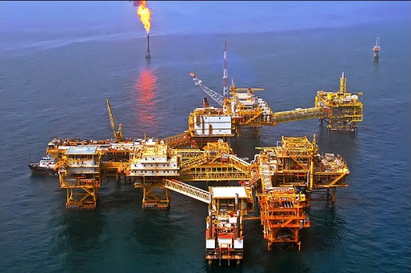 کاهش ۷۰۰ هزار بشکه‌ای تولید نفت