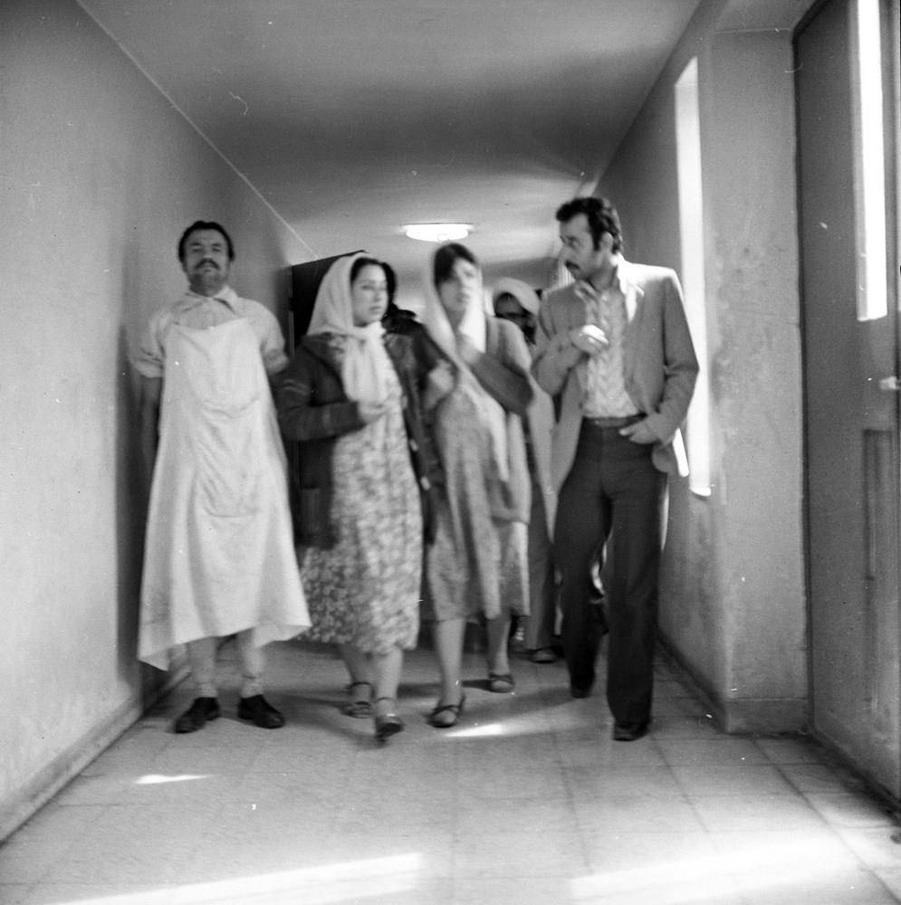 بازدید شهید تندگویان از بیمارستان روانی امین آباد  - میز نفت